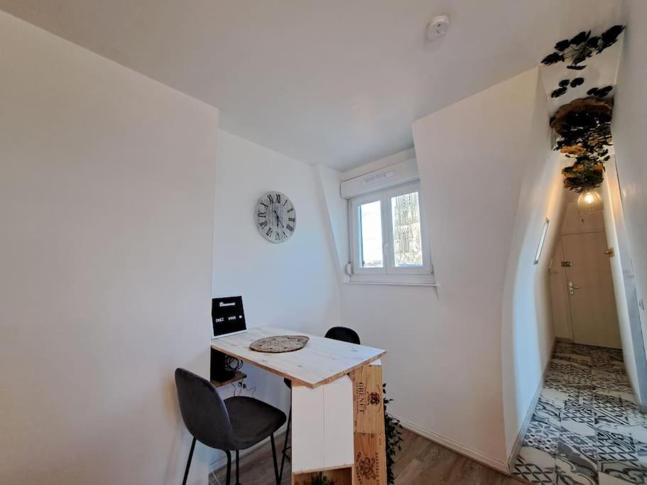Apartamento Faro, Vue Sur La Cathedrale Reims Exterior foto
